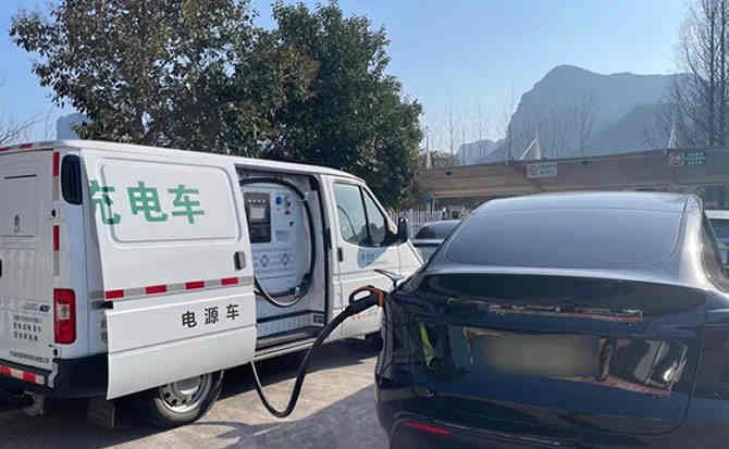乌尔禾区汽车搭电