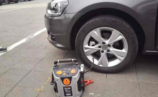 乌尔禾区汽车搭电案例