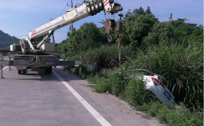 乌尔禾区重载吊车救援